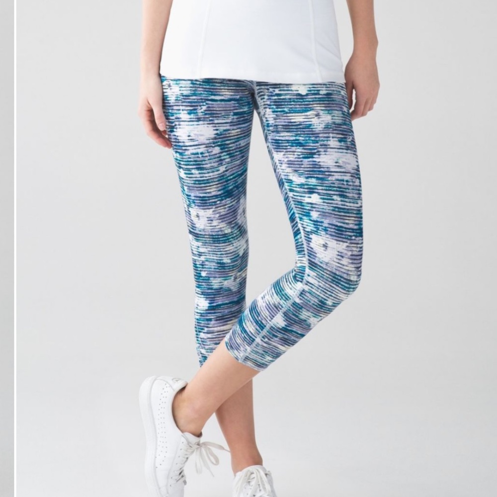 Lululemon Blurry Belle Multi True Self Crop II